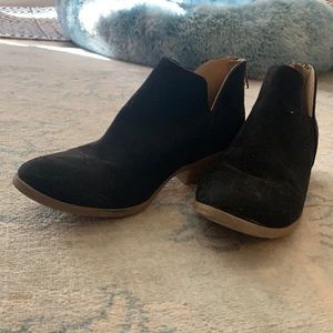Velvet black booties